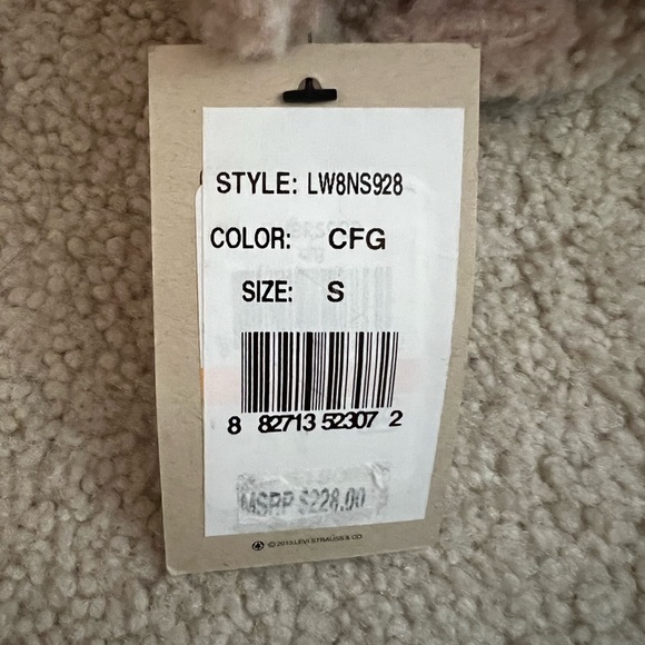 Levi’s Camo Sherpa Trucker NWT size S - Picture 6 of 6